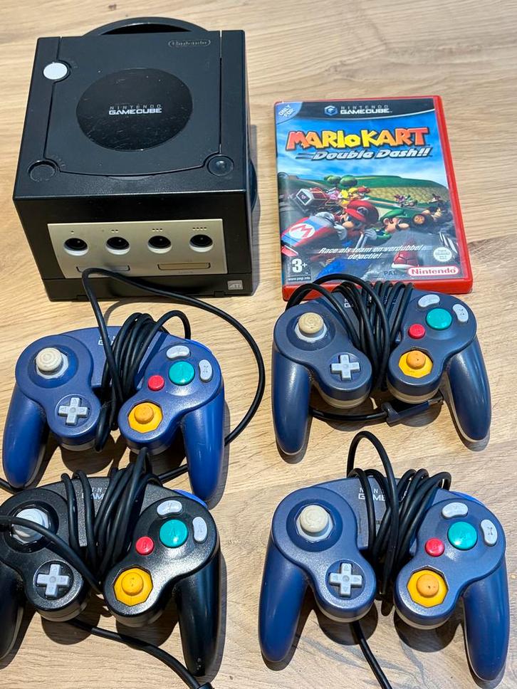 GameCube + Mario Kart Double Dash + 4 originele Controllers, Spelcomputers en Games, Spelcomputers | Nintendo GameCube, Gebruikt