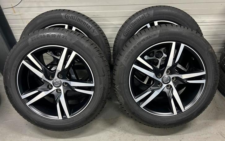 Zgan set 19 inch volvo velgen 235-55-19 winterbanden XC60, Auto-onderdelen, Banden en Velgen, Banden en Velgen, Winterbanden, 19 inch