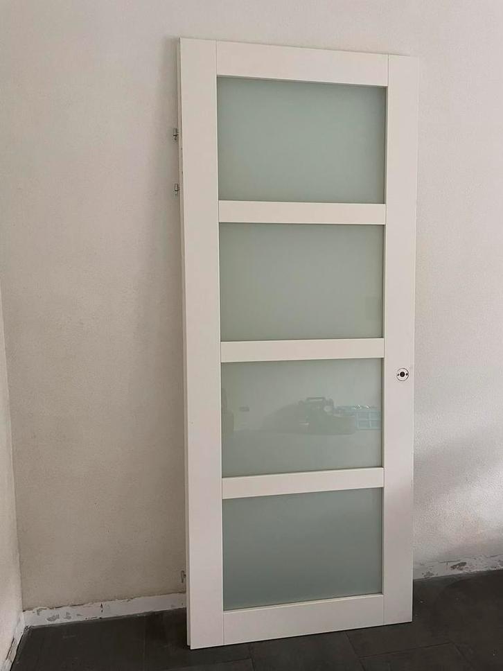 Witte opdekdeur mat glas , rechtsdraaiend, Doe-het-zelf en Verbouw, Deuren en Horren, Zo goed als nieuw, Binnendeur, 200 tot 215 cm