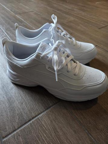 Puma trainingsschoenen dames zilver wit beschikbaar voor biedingen