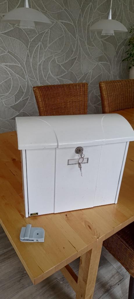 Brievenbus burgwächter, Tuin en Terras, Brievenbussen, Zo goed als nieuw, Wandbrievenbus, IJzer, Ophalen