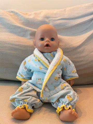 Babyborn pop met accessoires beschikbaar voor biedingen