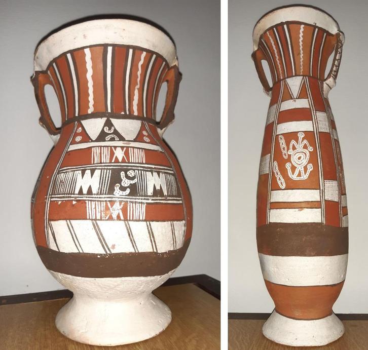 2 vazen van klei uit Niger/West-Afrika unieke kunst handwerk, Huis en Inrichting, Woonaccessoires | Vazen, Zo goed als nieuw, Overige kleuren