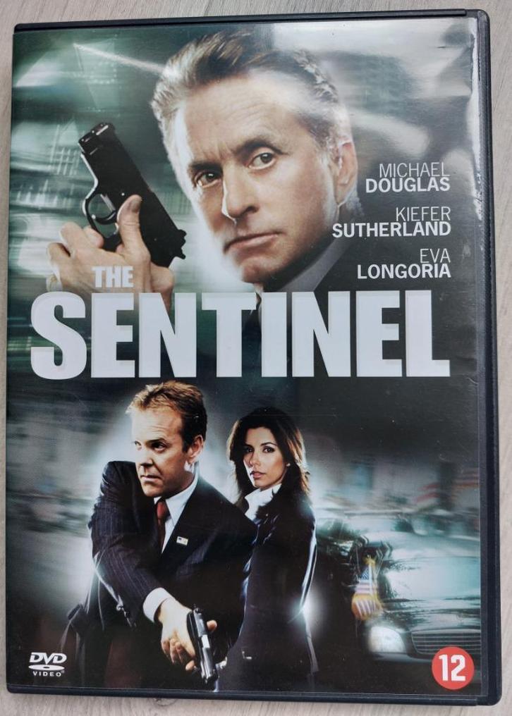 DVD The Sentinel (2006) Michael Douglas, Kiefer Sutherland, Cd's en Dvd's, Dvd's | Thrillers en Misdaad, Zo goed als nieuw, Actiethriller