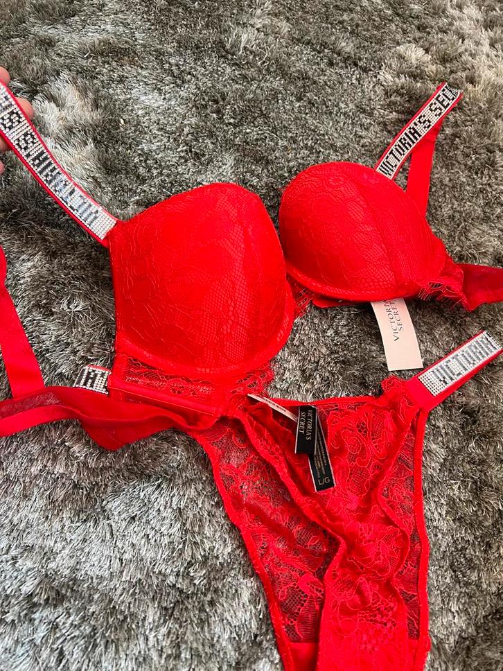Victoria's Secret Setje - Rood, Nieuw, Sexy!, Kleding | Dames, Ondergoed en Lingerie, Setje, Rood, Ophalen of Verzenden
