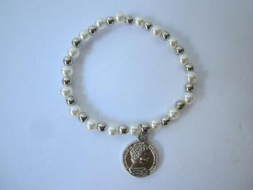armband met parel en zilverkleurige kralen, beschikbaar voor biedingen