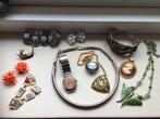 Vintage juwelen jaren 60 souvenirs Oorclips, zilver colliers, Hanger, Verguld, Ophalen of Verzenden, Zilver