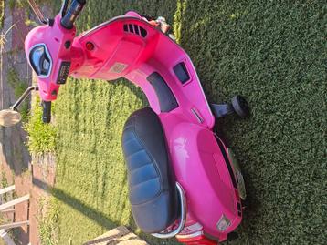 Vespa kinderscooter €40 beschikbaar voor biedingen