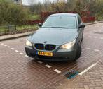 BMW 5-Serie 3.0 I 530 AUT 2004 Grijs, Auto's, Automaat, Achterwielaandrijving, Zwart, 2000 kg