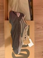 Yeezy 700 maat 42 | origineel, Kleding | Heren, Schoenen, Ophalen of Verzenden, Nieuw, Adidas Yeezy