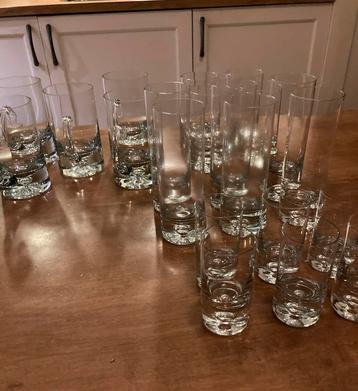 Krosno ? glazen met luchtbel er in beschikbaar voor biedingen