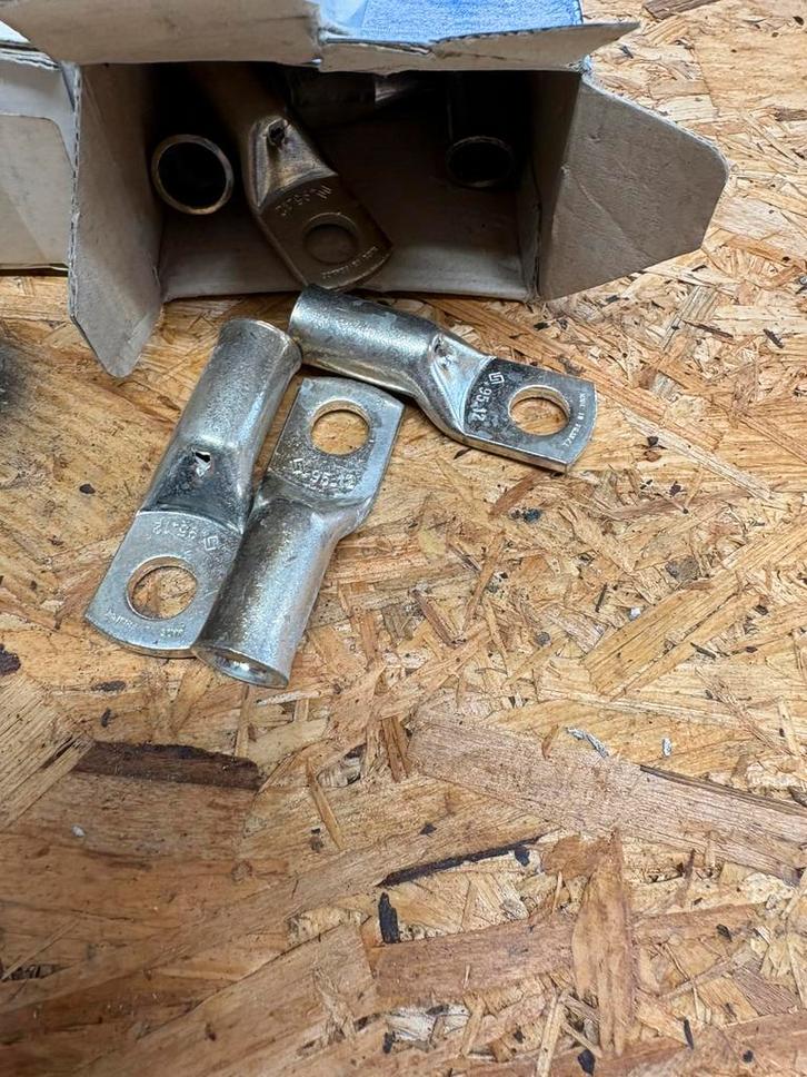 Partij nieuwe kabelogen. 95mm2 - M12  per doos van 25 stuks, Doe-het-zelf en Verbouw, IJzerwaren en Bevestigingsmiddelen, Nieuw
