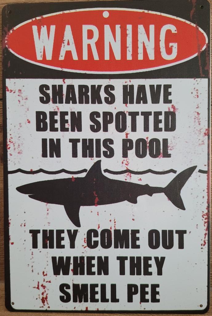 Warning sharks in the pool reclamebord van metaal wandbord, Huis en Inrichting, Woonaccessoires | Wanddecoraties, Nieuw, Ophalen of Verzenden