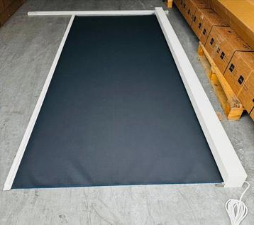 Zipscreen Milan Vento. 3.22m x 2.27m beschikbaar voor biedingen
