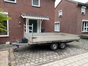 Plateau wagen 4x2 beschikbaar voor biedingen