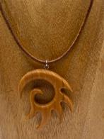 Olijfhouten hanger aan leren veter ron ibiza nieuw, Ophalen of Verzenden, Zo goed als nieuw, Overige materialen