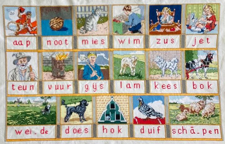 Borduurwerk, zijde, leesplankje, aap, noot, mies, vintage, Hobby en Vrije tijd, Borduren en Borduurmachines, Gebruikt, Overige typen