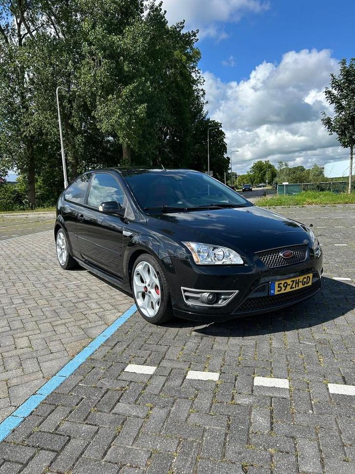 Ford Focus 2.5 20V Turbo 166KW 3D 2008 Zwart, Auto's, Ford, Particulier, Focus, Airconditioning, Apple Carplay, Bluetooth, Centrale vergrendeling