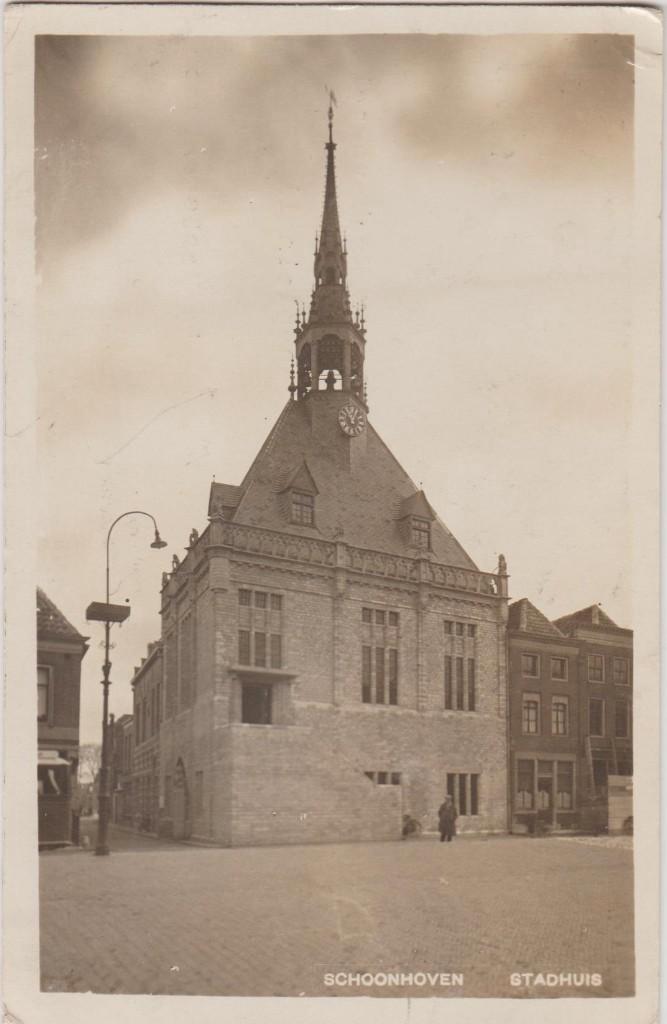 Schoonhoven (ZH) Stadhuis ca. 1940 (?), Verzamelen, Ansichtkaarten | Nederland, Gelopen, Zuid-Holland, 1920 tot 1940, Verzenden