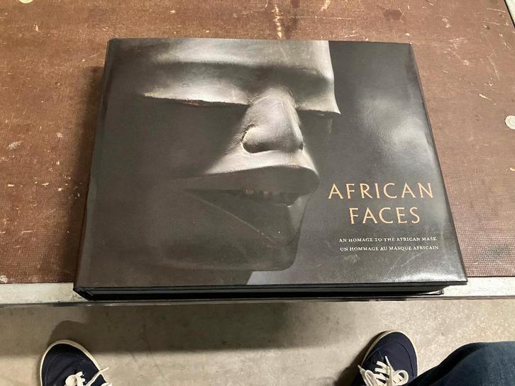 tribal arts Afrika maskers etnografica, Antiek en Kunst, Kunst | Niet-Westerse kunst, Ophalen of Verzenden