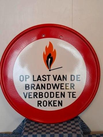 Emaille bord  beschikbaar voor biedingen