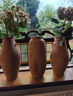 Stenen vazen met kunstbloemen (3 stuks), Huis en Inrichting, Woonaccessoires | Vazen, Overige kleuren, 50 tot 75 cm, Aardewerk of Porselein