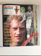 VI - 50 jaar betaald voetbal + tijdschriftenhouder, Verzamelen, Ophalen of Verzenden, 1980 tot heden, Nederland, Tijdschrift