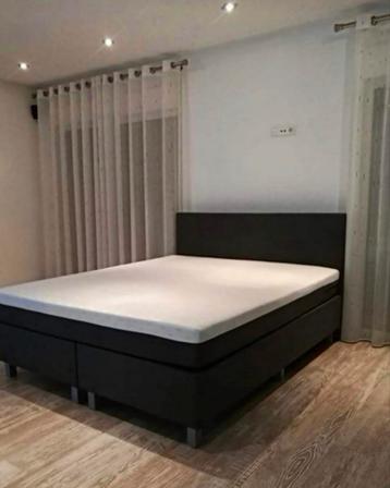 Te koop NIEUWE 2 persoons Boxspring.
NOG IN DE VERPAKKING.
 beschikbaar voor biedingen