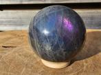 Super knappe paarse labradoriet bol 52 mm, Verzamelen, Mineralen en Fossielen, Ophalen of Verzenden