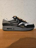 Nike Air Max 1 Big Head GoldenEye 44,5, Ophalen of Verzenden, Nieuw