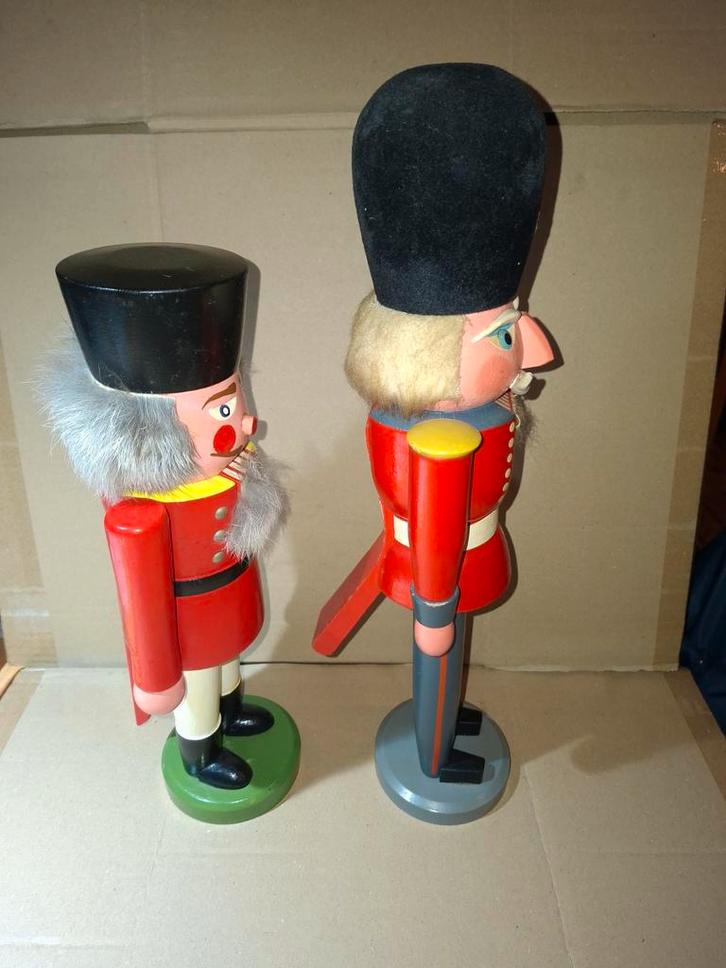 Oude Houten Notenkrakers - Duits Kerst Decoratie . 2 Stuk's., Diversen, Kerst, Gebruikt, Ophalen of Verzenden