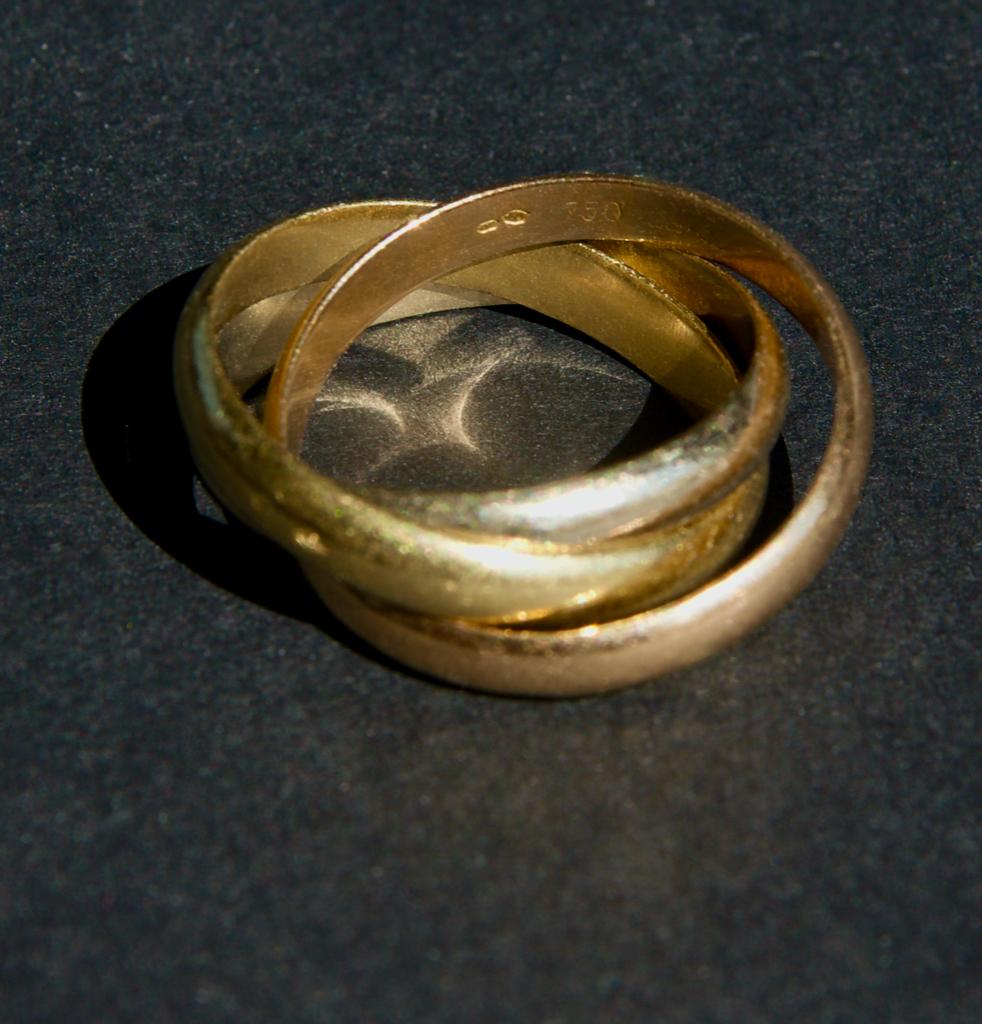 Echte Cartier Trinity Classic ring, 9,3 gram puur goud., 18 tot 19, Gebruikt, Ophalen of Verzenden, Dame