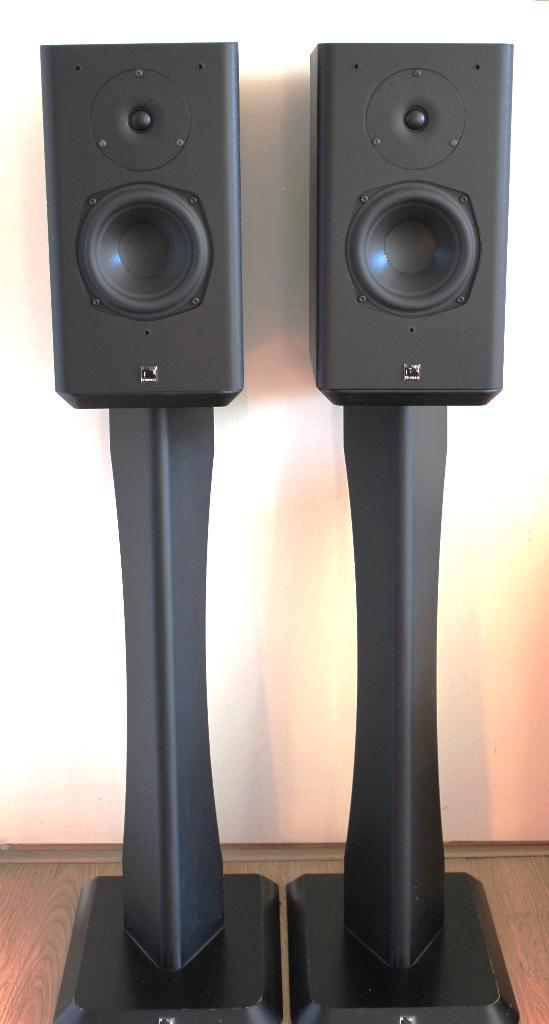 Phonar Critica luidsprekers op stands, Audio, Tv en Foto, Luidsprekers, Gebruikt, Front, Rear of Stereo speakers, 60 tot 120 watt
