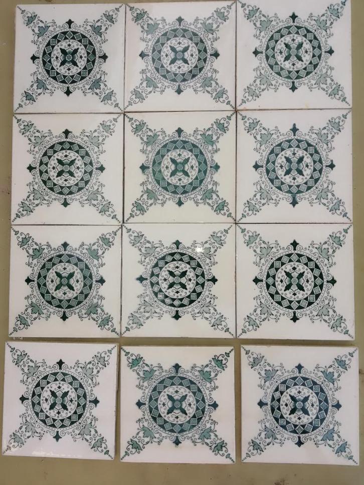 40 antieke wandtegels 15x15 met donkergroene afbeelding, Antiek en Kunst, Antiek | Wandborden en Tegels, Ophalen