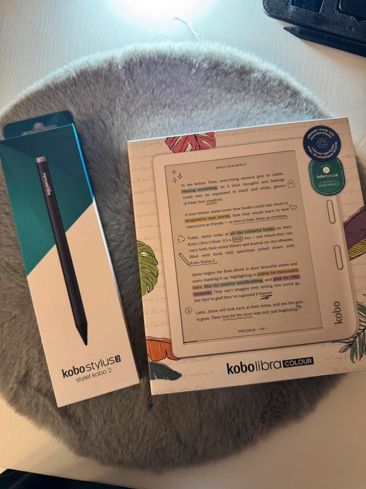 Kobo Libra Colour Bundle – Includes Official Kobo Stylus 2, Computers en Software, E-readers, Zo goed als nieuw, Ophalen of Verzenden