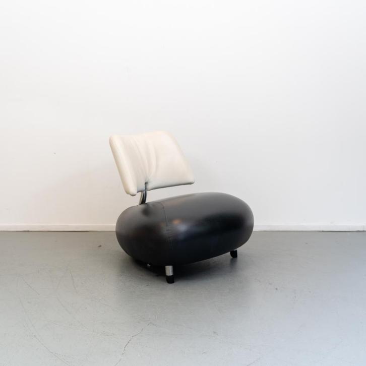 1x Leolux Pallone fauteuil zwart/wit, Huis en Inrichting, Banken | Voetenbanken en Poefen, Zo goed als nieuw, Leer, Ophalen of Verzenden