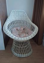 Brocante, rieten/rotan, pauwenstoel, Huis en Inrichting, Ophalen, Gebruikt, Wit, Eén