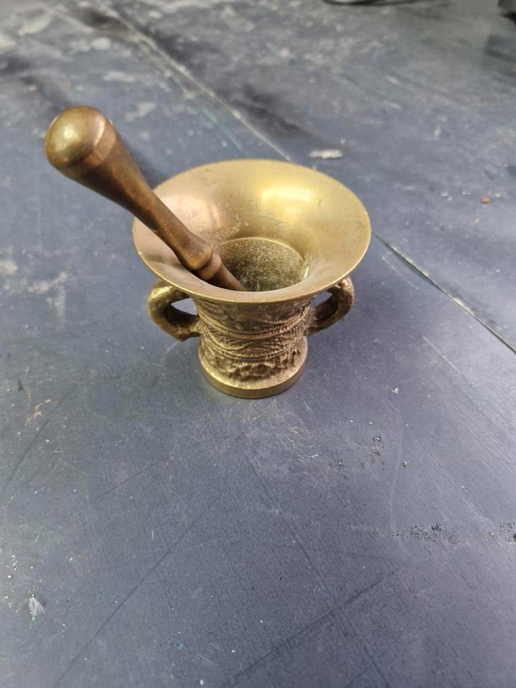 Antieke vijzel met stamper - Brons, Antiek en Kunst, Antiek | Koper en Brons, Ophalen of Verzenden