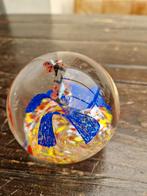Presse papier/glazen bol met 2 vlinders, Antiek en Kunst, Antiek | Glas en Kristal, Ophalen of Verzenden