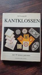 Kantklossen,  met 50 nieuwe patronen, Ophalen of Verzenden, Zo goed als nieuw