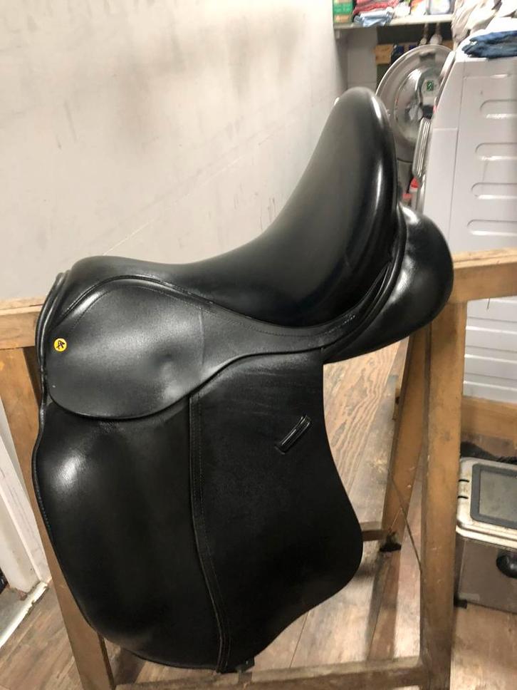 Anatomica zadel te koop, Dieren en Toebehoren, Paarden en Pony's | Zadels, Gebruikt, Dressuur, Ophalen