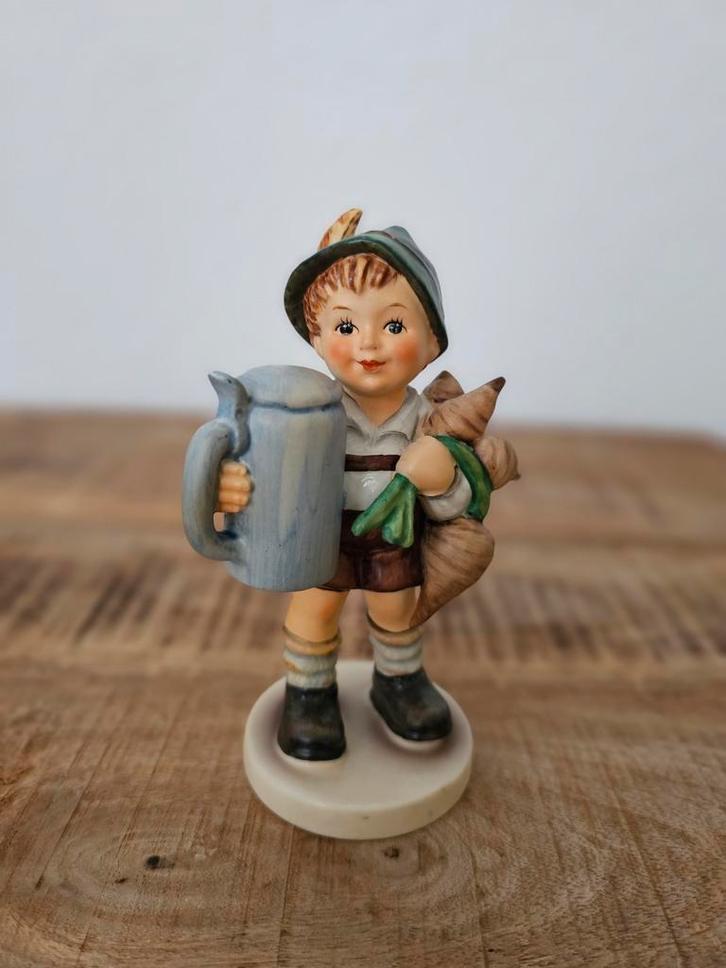 Goebel Hummel beeldje #87 - Nieuwstaat, Antiek en Kunst, Antiek | Keramiek en Aardewerk, Ophalen of Verzenden