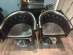 2 kappersstoelen
