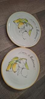 2 Oil & Vinegar Limoni di Monterosso borden, Huis en Inrichting, Keuken | Servies, Ophalen, Overige stijlen, Bord(en)