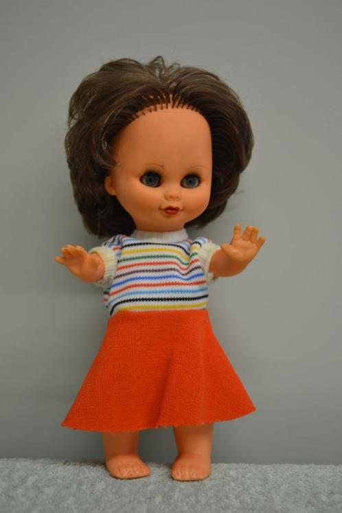 OPRUIMING; leuk ARI popje met originele kleding NR 6812, Verzamelen, Poppen, Zo goed als nieuw, Pop, Ophalen of Verzenden