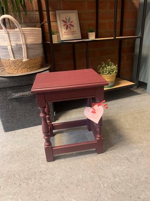 Tafeltje rood Fusion Mineral Paint, Huis en Inrichting, Tafels | Bijzettafels, Minder dan 45 cm, Minder dan 55 cm, Hout, Ophalen