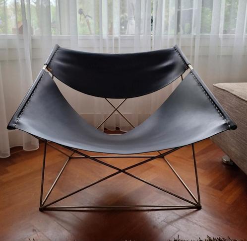 Zwarte, Artifort F675 Butterfly lounge chair - Pierre Paulin, Huis en Inrichting, Stoelen, Gebruikt, Eén, Leer, Metaal, Zwart