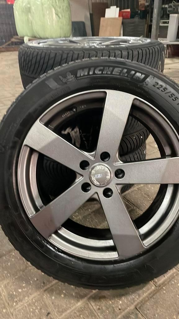 Winterbanden met velg, Auto-onderdelen, Banden en Velgen, Banden en Velgen, Winterbanden, 18 inch, 225 mm, Personenwagen, Gebruikt