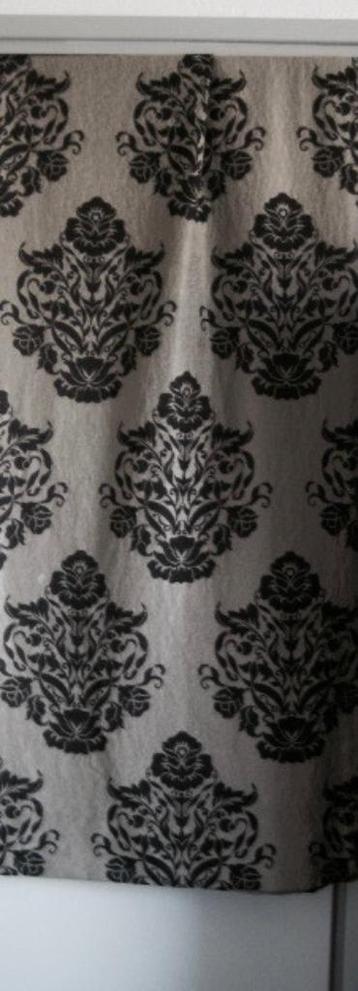 4 STUKS MOOIE GORDIJNEN BEIGE MET BRUINE DECORATIE  beschikbaar voor biedingen