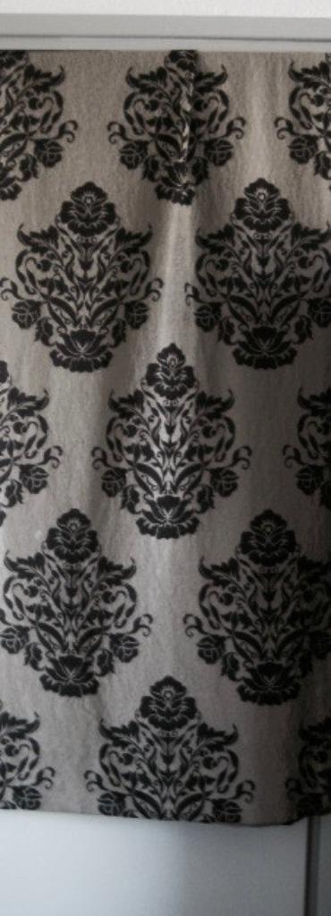 4 STUKS MOOIE GORDIJNEN BEIGE MET BRUINE DECORATIE, Huis en Inrichting, Stoffering | Gordijnen en Lamellen, Zo goed als nieuw